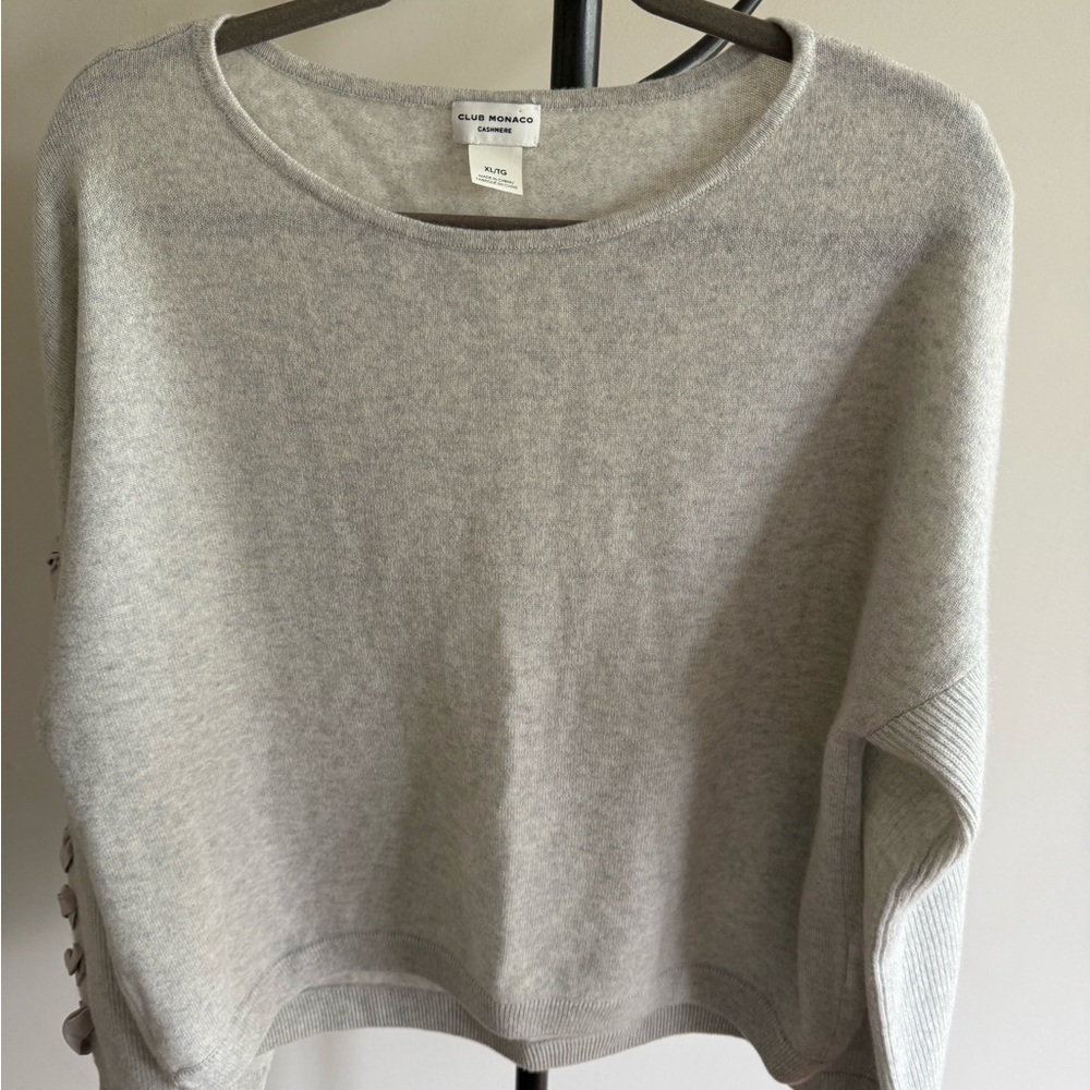 Club Monaco Light Gray Crew Neck Sweater